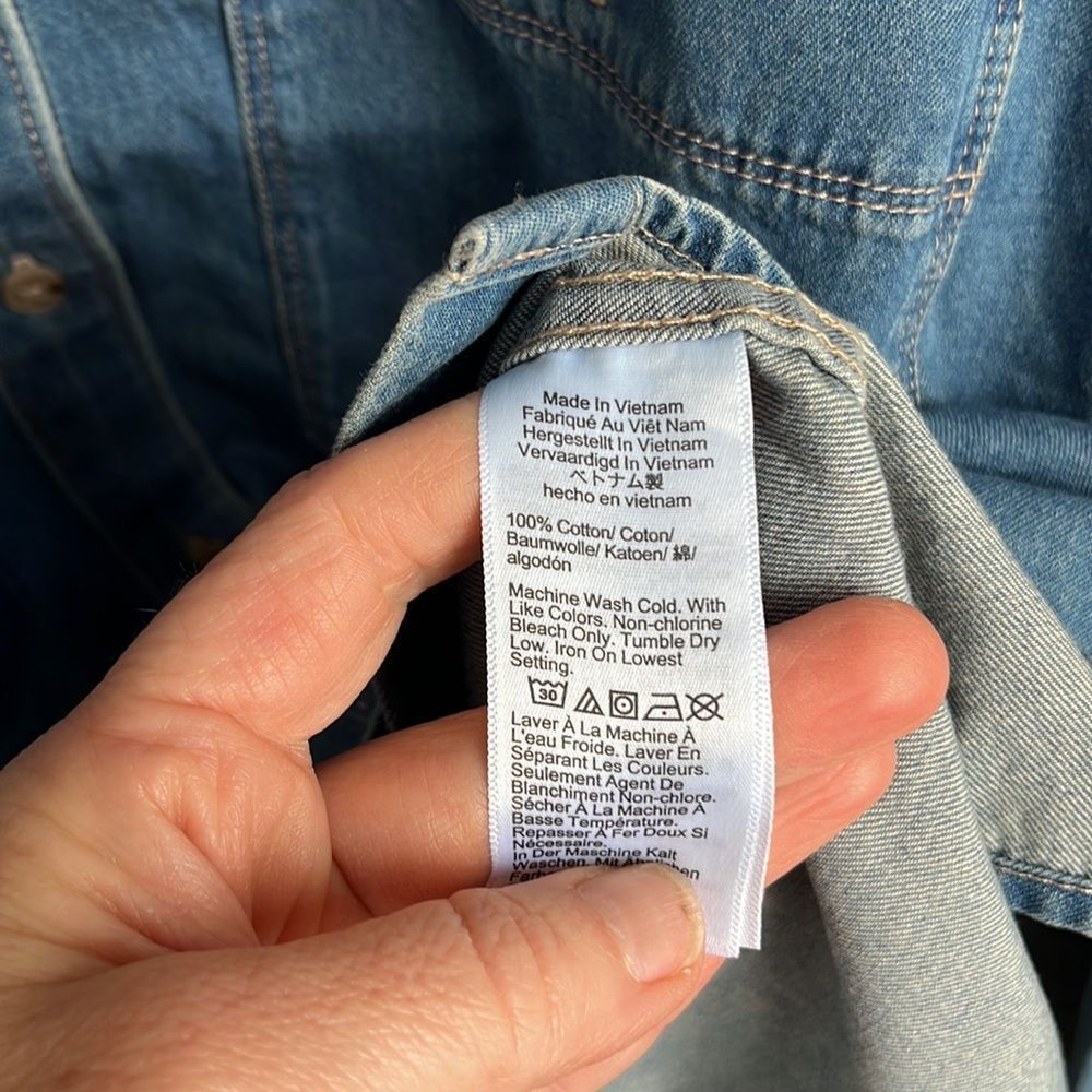 J Crew Relaxed Chambray Denim Button Down Shirt Womens Large Shadow Pocket - Picture 7 of 9
